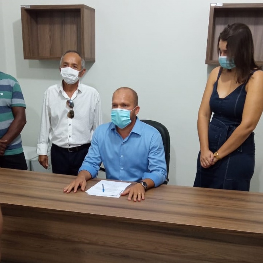 Leo Matos retoma as atividades à frente da prefeitura municipal de Gilbués